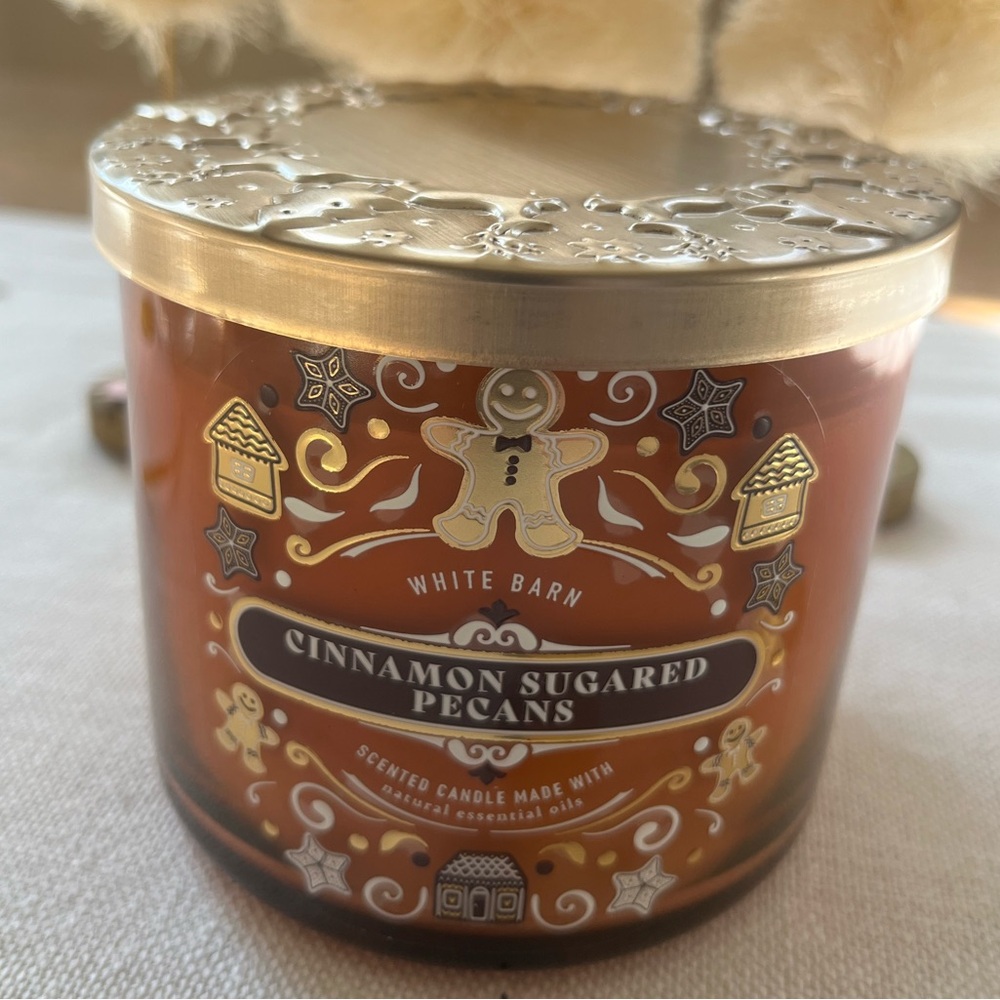 Bath & Body Works White Barn: Cinnamon Sugared Pecans 3-wick candle